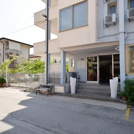 Apartment Yourbanflat Sant'antonio 17 *